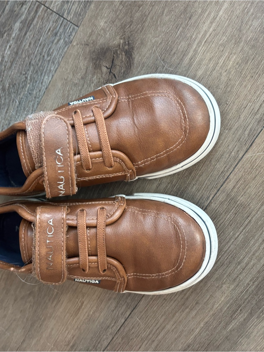 Nautica Kids Brown Leather Hook-and-Loop Sneakers